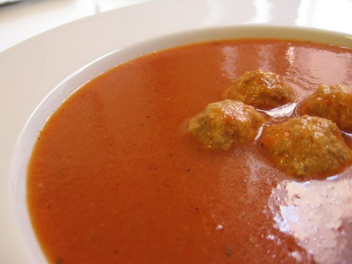 Verse tomatensoep met peterselie