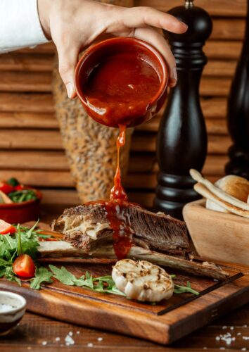 Barbecuesaus zelf maken: 5 recepten van zoet tot pittig