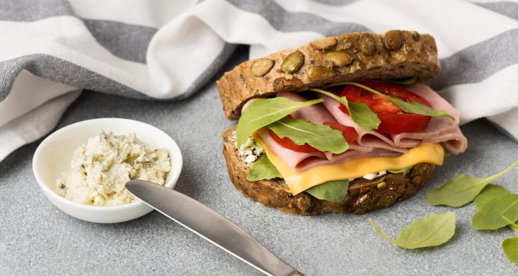 Broodje Rosbief met Truffelmayonaise en Parmezaanse Kaas