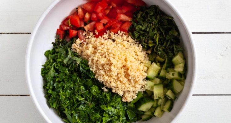 Vegetarische couscous salade maken